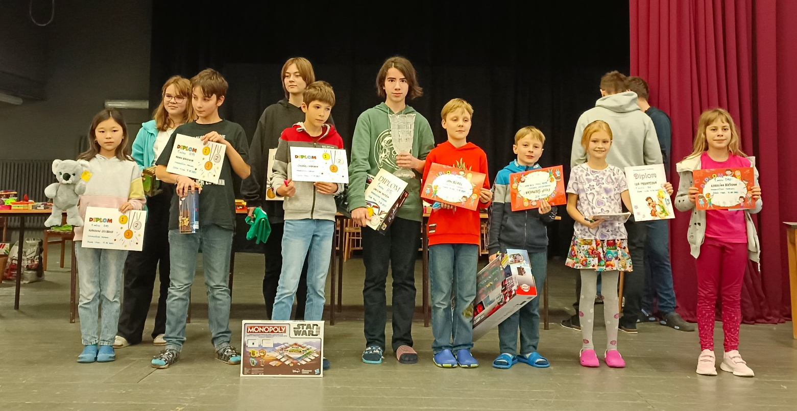 Fotografie vítězů všech kategorií. Z Gordicu získali zlato:
Adam Brychta (H14), Jan Burel (H10), Filip Štěpnička (H8) a Iva Mourycová (D8)